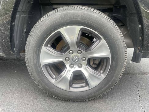 Used 2020 RAM 1500 Laramie AWD/4WD image 7