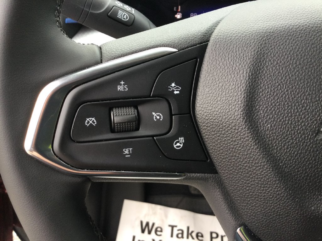 Used 2024 Chevrolet Trax LT w/ Driver Confidence Package FWD image 16