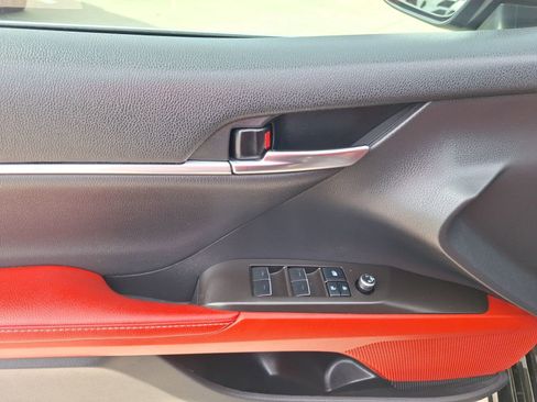 Used 2022 Toyota Camry XSE FWD image 16