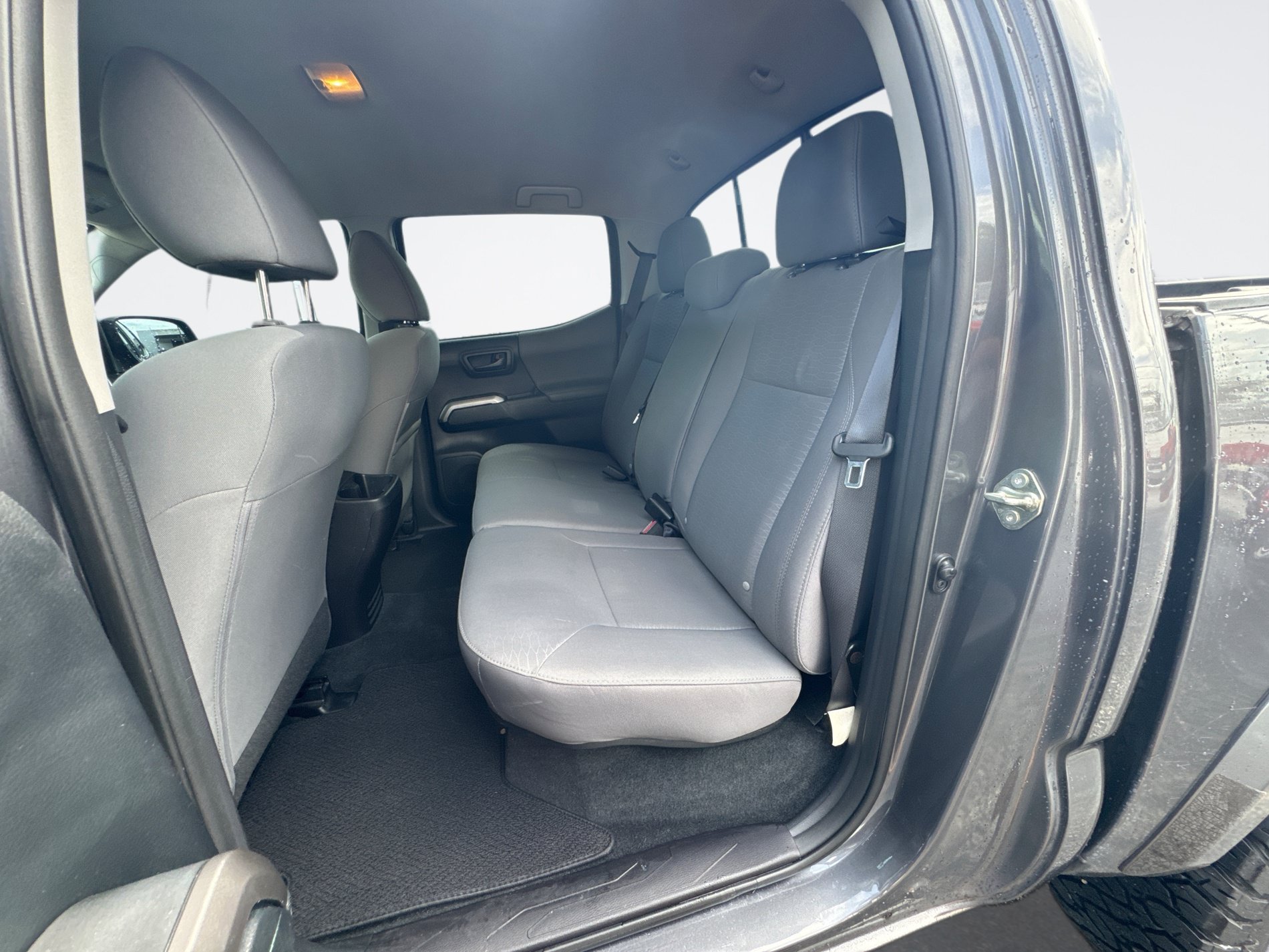 Used 2016 Toyota Tacoma SR5 RWD image 14