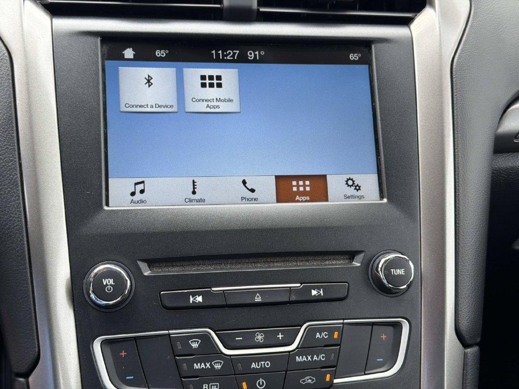 Used 2017 Ford Fusion SE w/ Fusion SE Technology Package FWD image 24