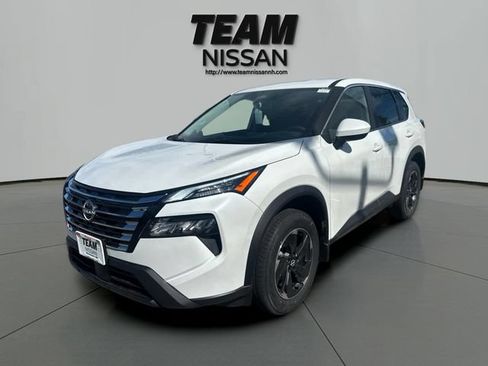 Certified 2025 Nissan Rogue SV AWD/4WD image 3