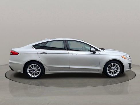 Used 2019 Ford Fusion SE image 17
