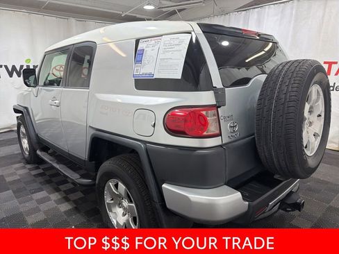 Used 2008 Toyota FJ Cruiser 4WD image 2