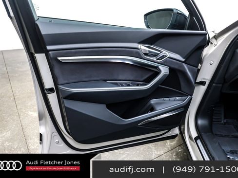 Used 2022 Audi e-tron Chronos w/ Chronos Package image 8