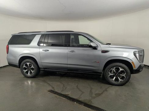 Used 2025 GMC Yukon XL AT4 w/ AT4 Premium Package image 8