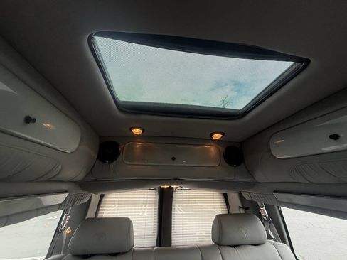 Used 2010 Chevrolet Express 2500 Extended w/ Preferred Equipment Group image 21