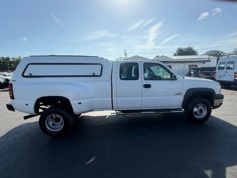 Used 2006 Chevrolet Silverado 3500 W/T w/ Heavy-Duty Power Package image 5