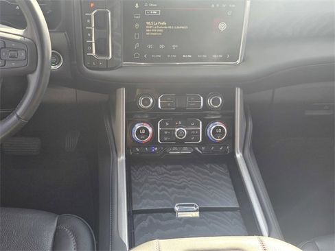 Used 2023 GMC Yukon XL Denali w/ Advanced Technology Package image 17