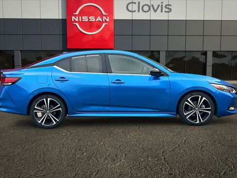 Used 2023 Nissan Sentra SR w/ Electronics Package image 9