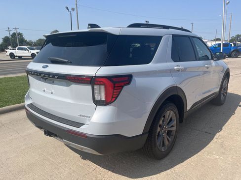 New 2026 Ford Explorer Active w/ Active Comfort Package AWD/4WD image 8