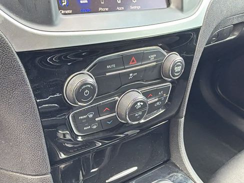 Used 2023 Chrysler 300 Touring RWD image 14