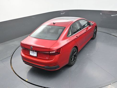 New 2026 Volkswagen Jetta SE FWD image 19