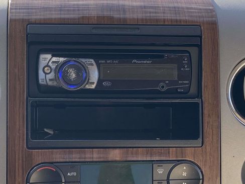 Used 2004 Ford F150 Lariat image 27