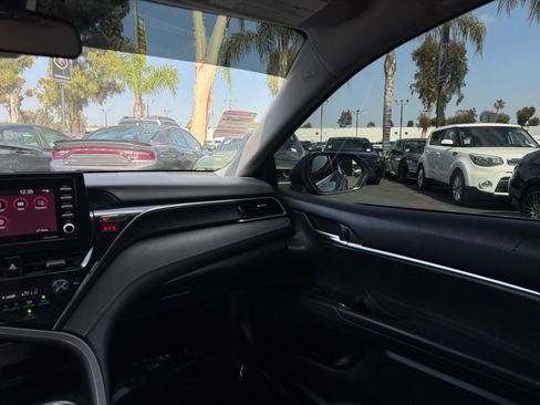 Used 2023 Toyota Camry SE FWD image 17