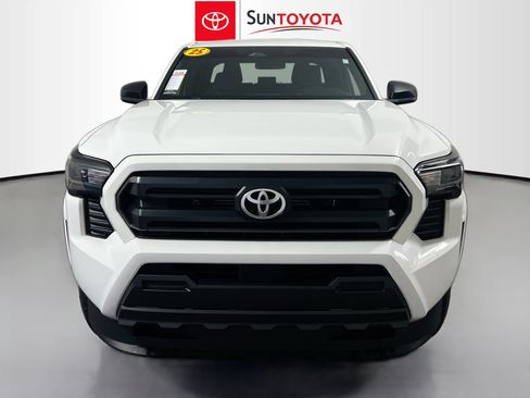 Used 2025 Toyota Tacoma SR image 10
