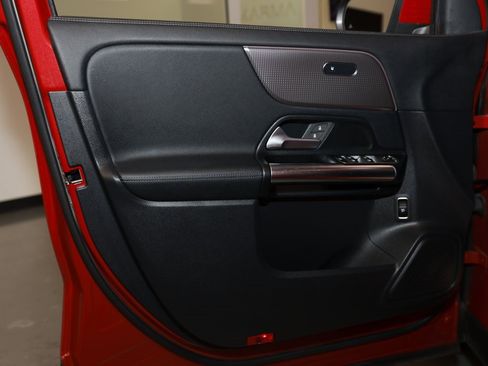 Used 2022 Mercedes-Benz GLA 250 4MATIC image 23