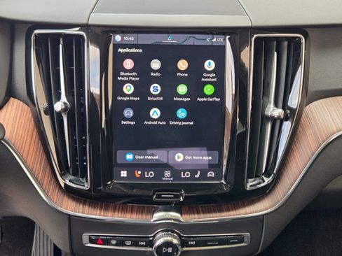 Certified 2024 Volvo XC60 B5 Plus w/ Protection Package Premier AWD/4WD image 14