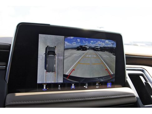Used 2022 Chevrolet Tahoe Premier w/ Premium Package RWD image 22