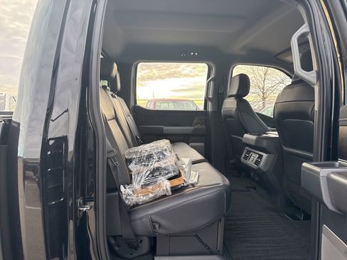 New 2026 Ford F250 Lariat w/ Black Appearance Package AWD/4WD image 19