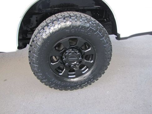 Used 2024 Ford F250 XLT w/ FX4 Off-Road Package image 28