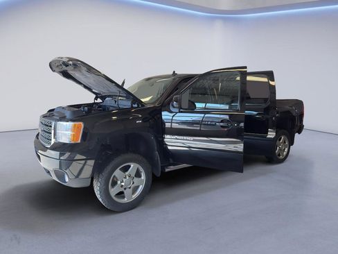 Used 2012 GMC Sierra 2500 Denali w/ Snow Plow Prep Package AWD/4WD image 9