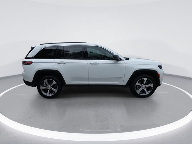 Used 2026 Jeep Grand Cherokee Limited w/ Luxury Tech Group II AWD/4WD image 9