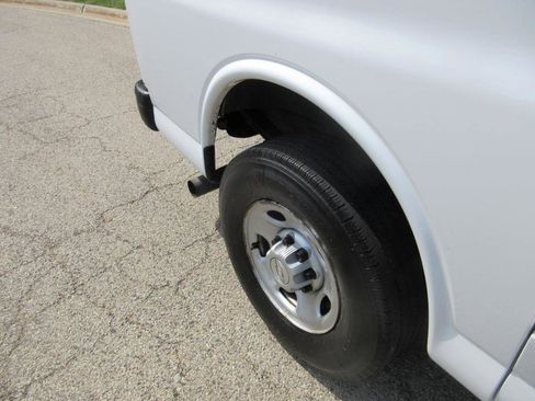 Used 2019 Chevrolet Express 2500 w/ Driver Convenience Package RWD image 18