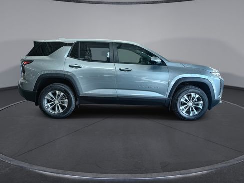 New 2026 Chevrolet Equinox LT w/ Convenience Package II AWD/4WD image 15