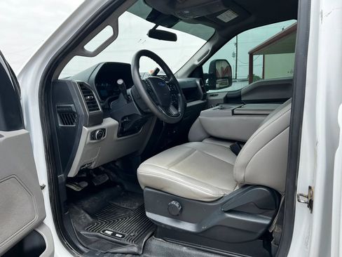 Used 2022 Ford F250 XL w/ Power Equipment Group AWD/4WD image 9