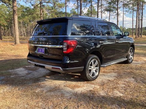 Used 2023 Ford Expedition Limited image 5