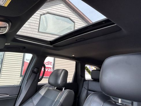 Used 2018 Jeep Grand Cherokee Limited AWD/4WD image 18