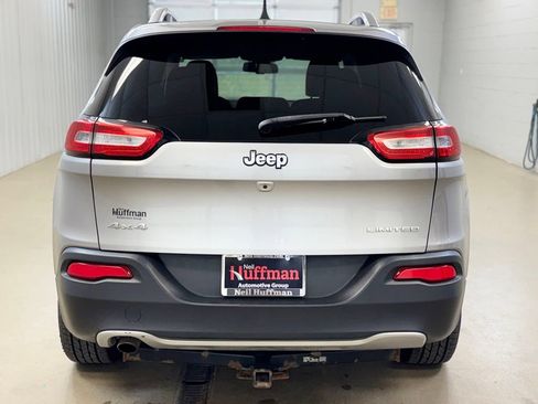 Used 2017 Jeep Cherokee Limited AWD/4WD image 5