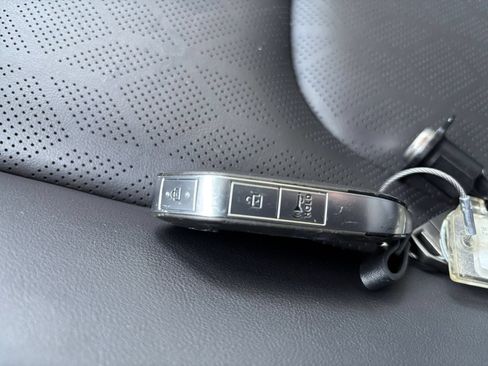Used 2026 Kia Carnival FWD image 22