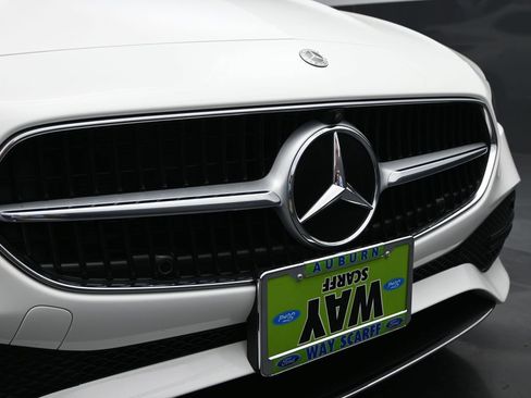 Used 2023 Mercedes-Benz C 300 Sedan image 12