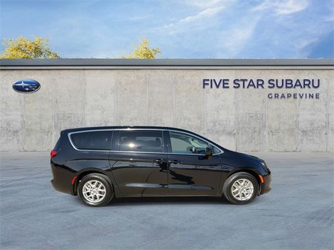 Used 2024 Chrysler Voyager LX image 9