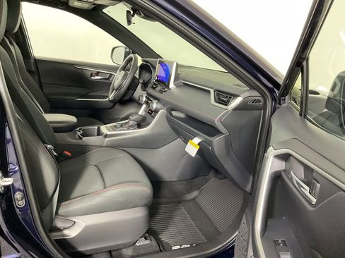 New 2025 Toyota RAV4 SE image 21
