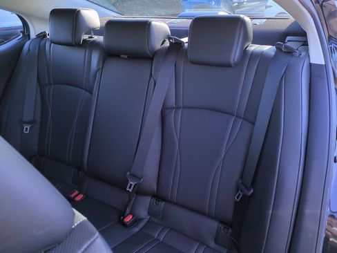 Used 2022 Lexus ES 300h Ultra Luxury image 32