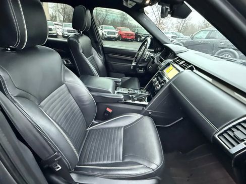 Used 2020 Land Rover Discovery HSE image 35