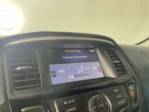 Used 2020 Nissan Pathfinder SV image 13