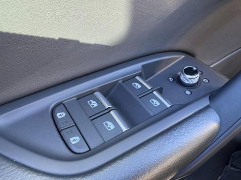 Used 2025 Audi Q5 2.0T Premium w/ Convenience Plus Package image 24