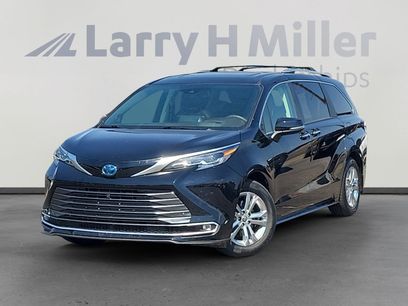 Used 2024 Toyota Sienna Platinum