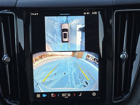 Certified 2025 Volvo XC60 B5 Plus w/ Climate Package image 16