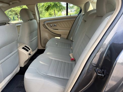 Used 2016 Ford Taurus SE FWD image 37