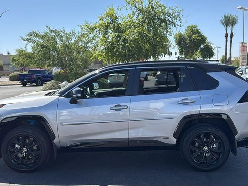 Used 2025 Toyota RAV4 XSE w/ Advanced Technology Package AWD/4WD image 5