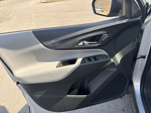 Used 2021 Chevrolet Equinox LS w/ LS Convenience Package image 13