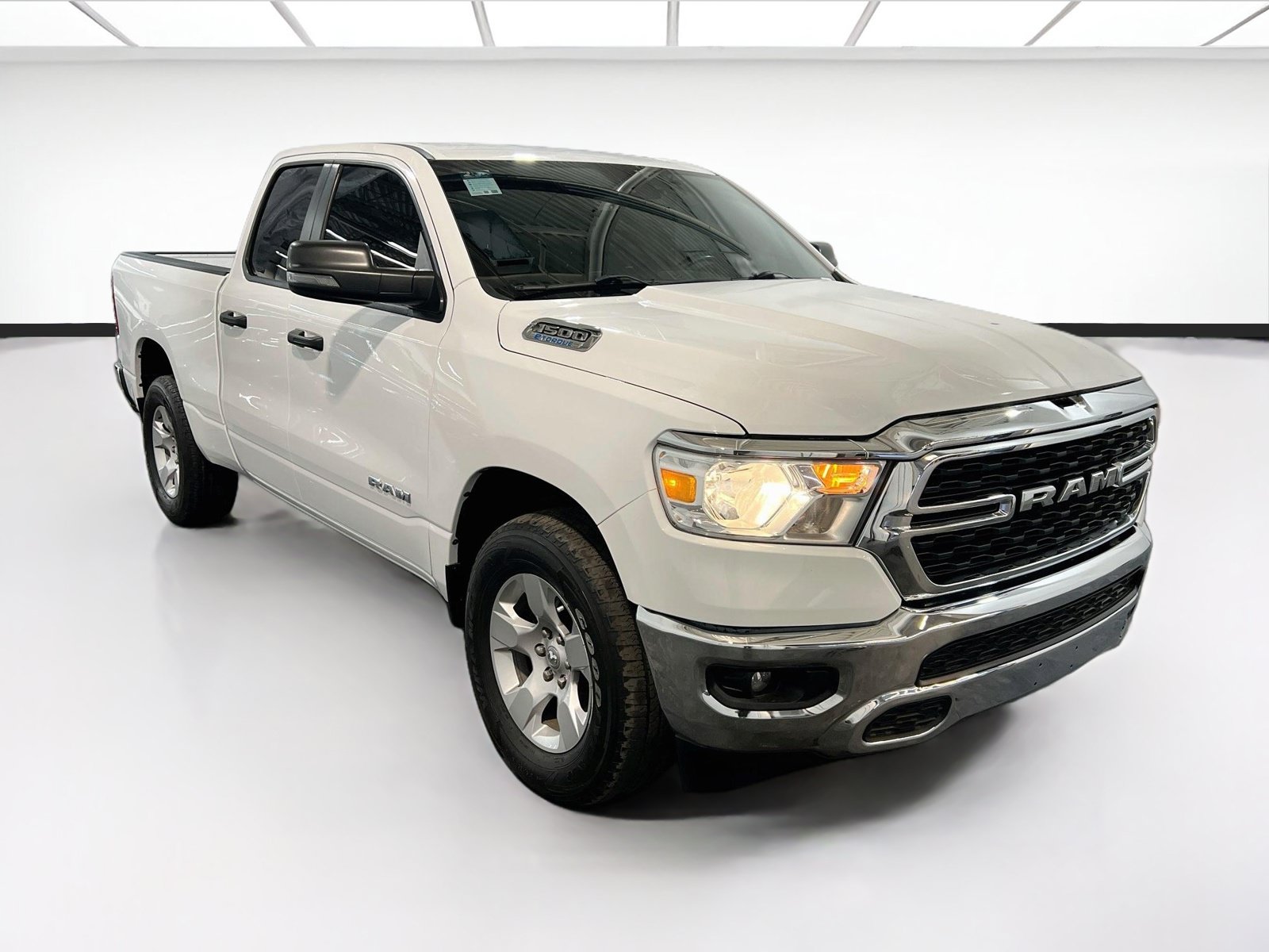 Used 2023 RAM 1500 Big Horn AWD/4WD image 3