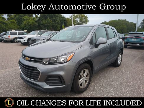 Used 2020 Chevrolet Trax LS FWD image 1