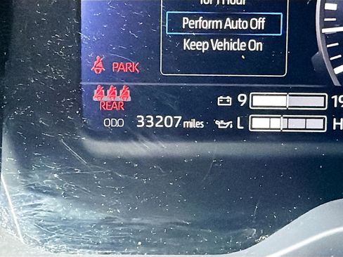 Used 2024 Toyota Tundra Limited w/ Power Package image 39