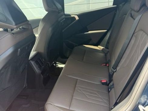 Used 2025 BMW X3 xDrive30i w/ Premium Package AWD/4WD image 5